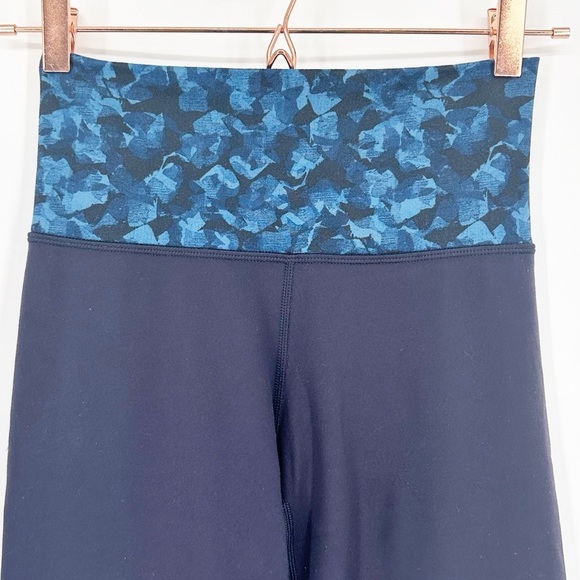 Lululemon Groove Pant II Roll Down Flare Legging Size 2 - Picture 3 of 5